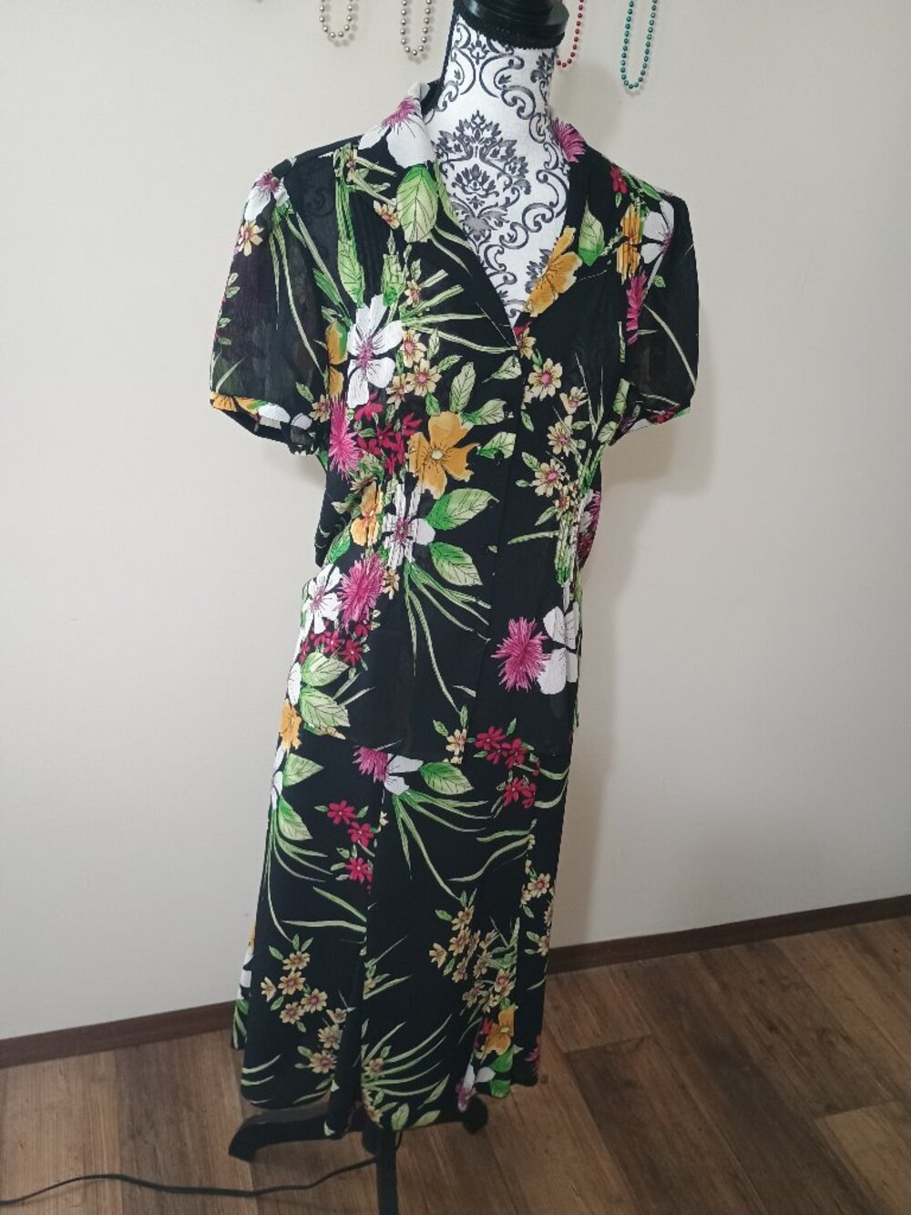 Michele Michelle Black Floral Midi Skirt Set Size Med/Lg - Picture 3 of 16